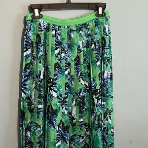 SELLING BANANA REPUBLIC SKIRT SIZE 2 COLOR GREEN/BLUE And BLACK